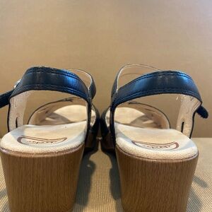 Dansko Season Full Grain black wedges, size 40